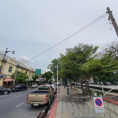 Motu Bangkok Lägenhet Exteriör bild